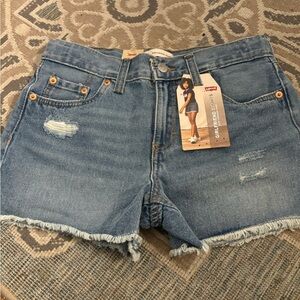 Girls NWT Levi shorts size 14